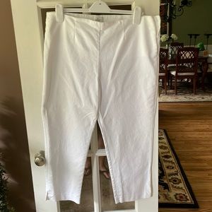 Chicos side zip so slimming white crops.